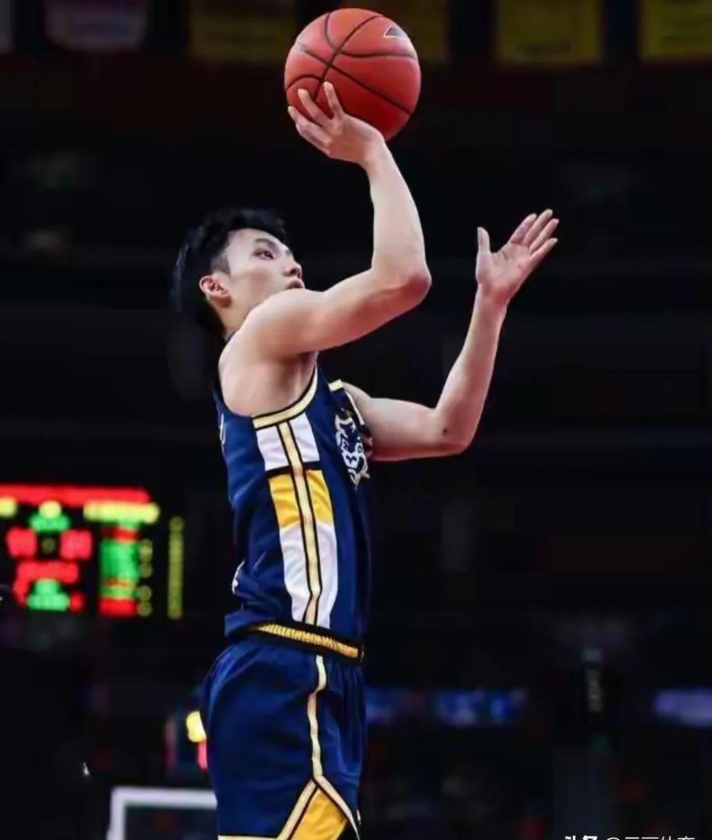 开云体育网页版-包含篮球盛事：广东选手精湛表现夺得胜利的词条
