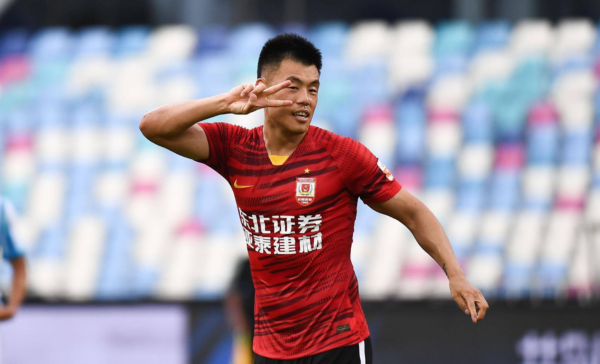 长春亚泰球队在客场比赛中保持冷静，取得胜利的简单介绍